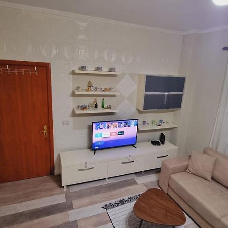 Liqeni Thate, Tirane Lägenhet Exteriör bild