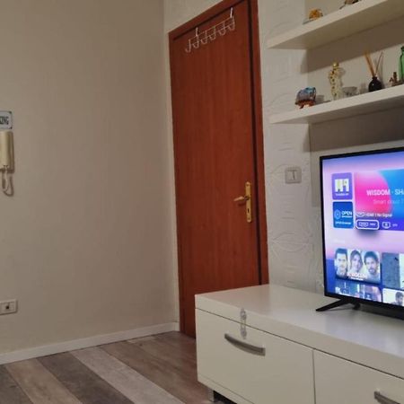 Liqeni Thate, Tirane Lägenhet Exteriör bild