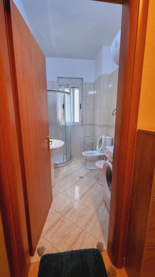 Liqeni Thate, Tirane Lägenhet Exteriör bild